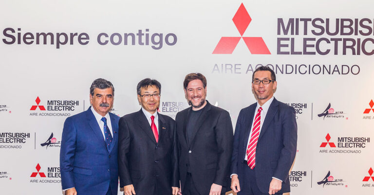 De izq a der. Pedro Ruiz Masami Kusano C. Latre y Masahiko Konishi