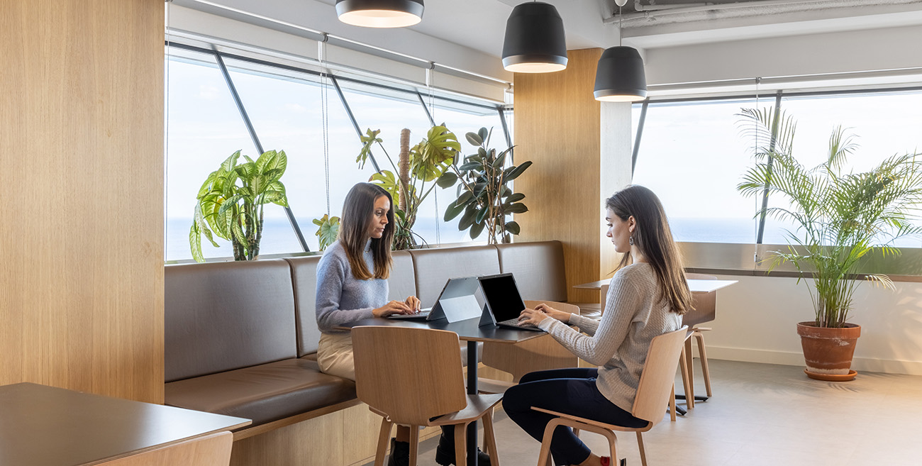 IWG abrirá al menos 10 nuevos centros en España en 2021 1 Spaces 22 Arroba Mar 5199 Barcelona Spain Community Desks