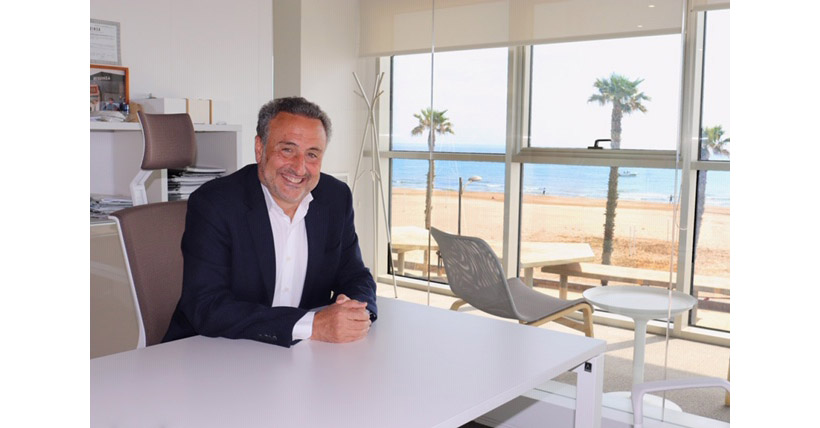 Resuinsa celebra su 45 aniversario mirando al futuro pero con los pies muy firmes en el presente 1 Felix despacho playa