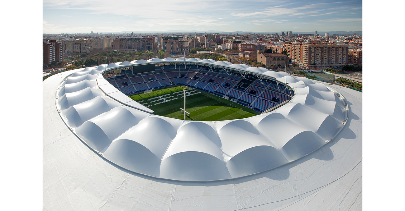 El estadio del Levante UD a Valencia con estructura tensada en Serge Ferrari 2 IMG 8564