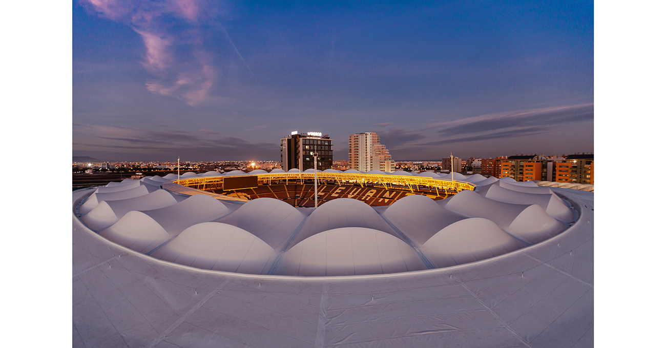 El estadio del Levante UD a Valencia con estructura tensada en Serge Ferrari 4 IMG 9017