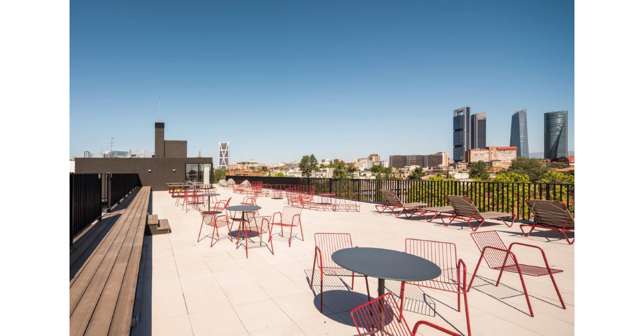 El despegue de la construcción industrializada. Por: Alberto de Luca, CEO de KNAUF Iberia 3 200520 IC10 COMANDANTE FRANCO JAVIER BRAVO 00123