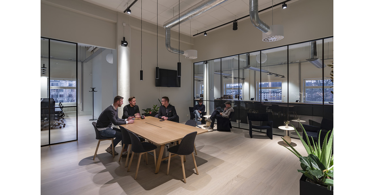 Una iluminación flexible para un entorno de cotrabajo eficaz: cómo crear espacios de trabajo compartidos que se adapten a las diferentes necesidades de varios usuarios 5 ERCO Co Working 010