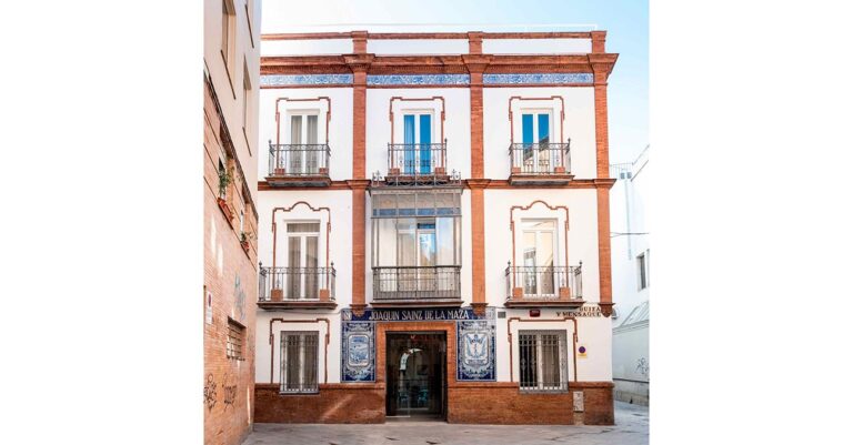 IMG2 REQUENA Y PLAZA finaliza el nuevo Room007 en el corazon de Sevilla