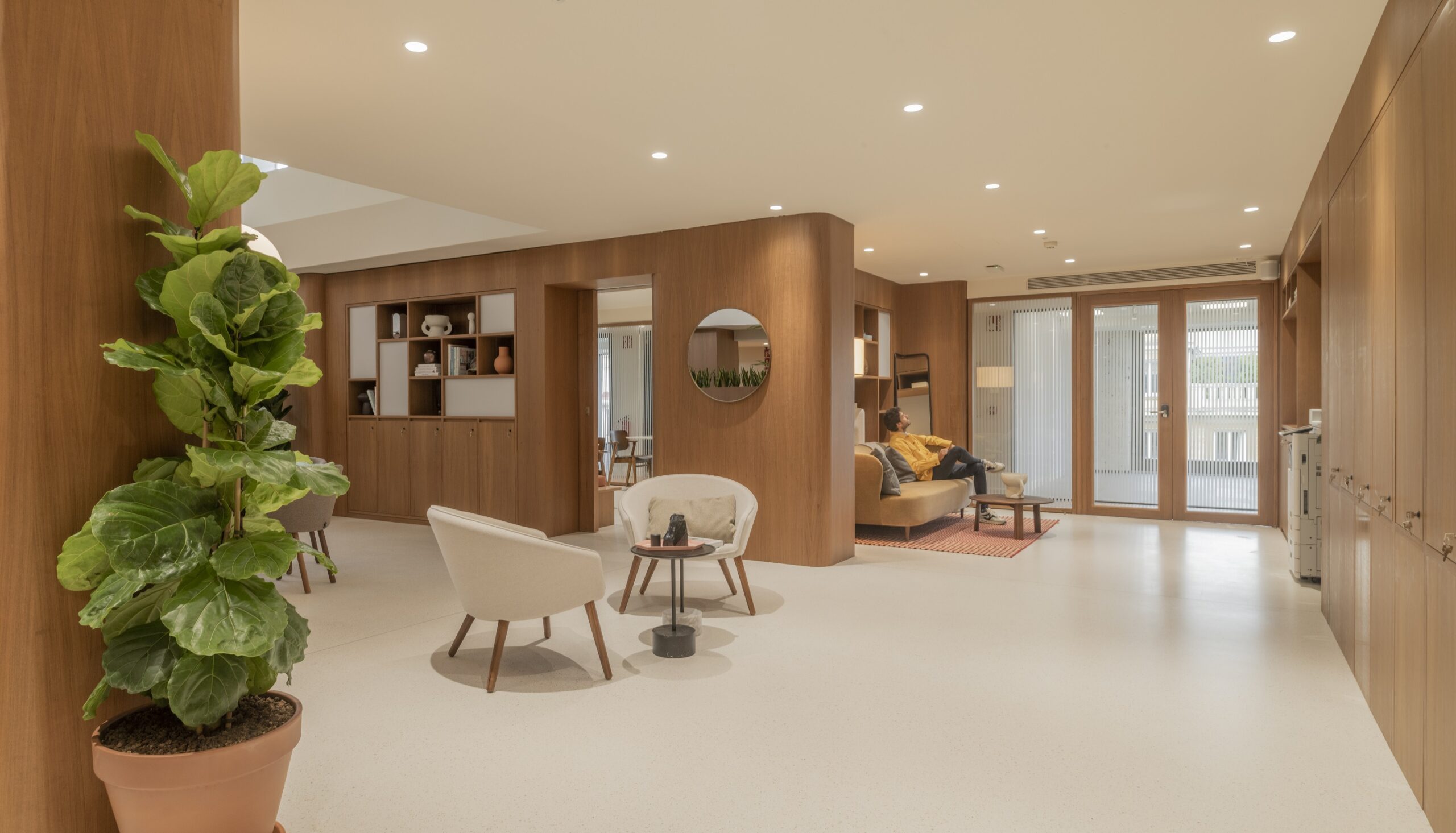 IWG inaugura Signature Velázquez, su centro de negocios más exclusivo en Madrid, en pleno boom de visitas a sus espacios de trabajo híbrido 1 iwg2 scaled