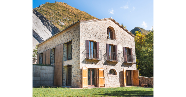 Noticias 44 masia catalana autosuficiente 2good