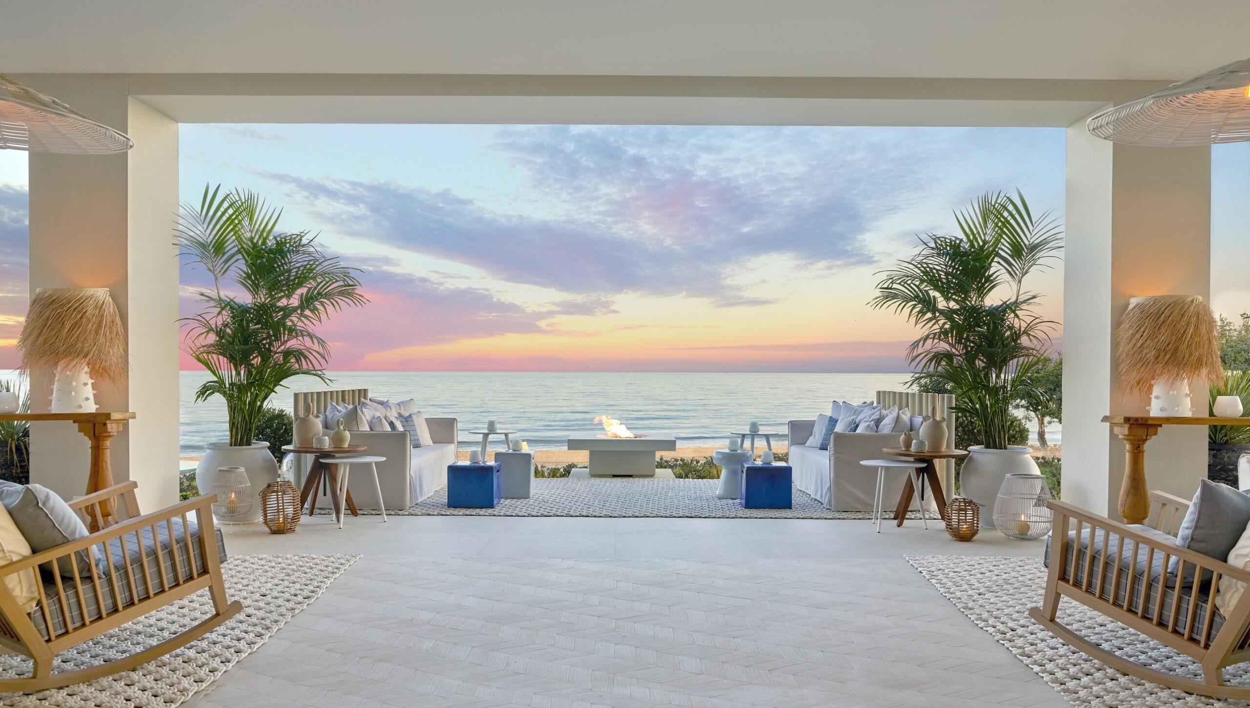 Bar exterior Ikos Andalusia scaled