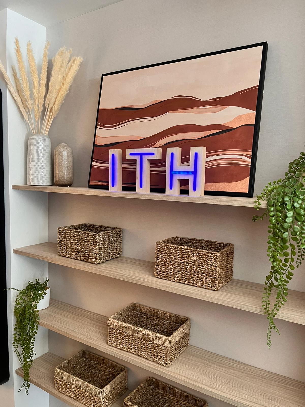 Pinturas Macy pinta la habitación del hotel del futuro en Benidorm 1 fce6b57d bf6f 44a5 ae64 d05c9602d790