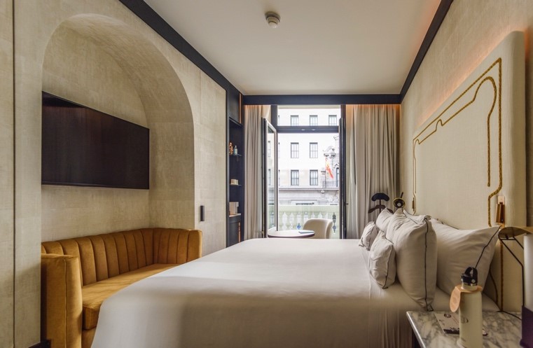 “De Madrid al cielo”: el hotel con una de las mejores vistas de la capital cuenta con barandillas de Comenza 2 2 1