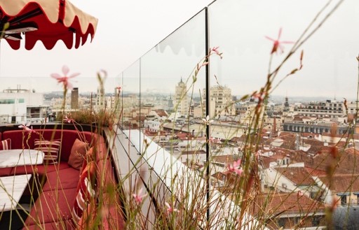 “De Madrid al cielo”: el hotel con una de las mejores vistas de la capital cuenta con barandillas de Comenza 7 7 1