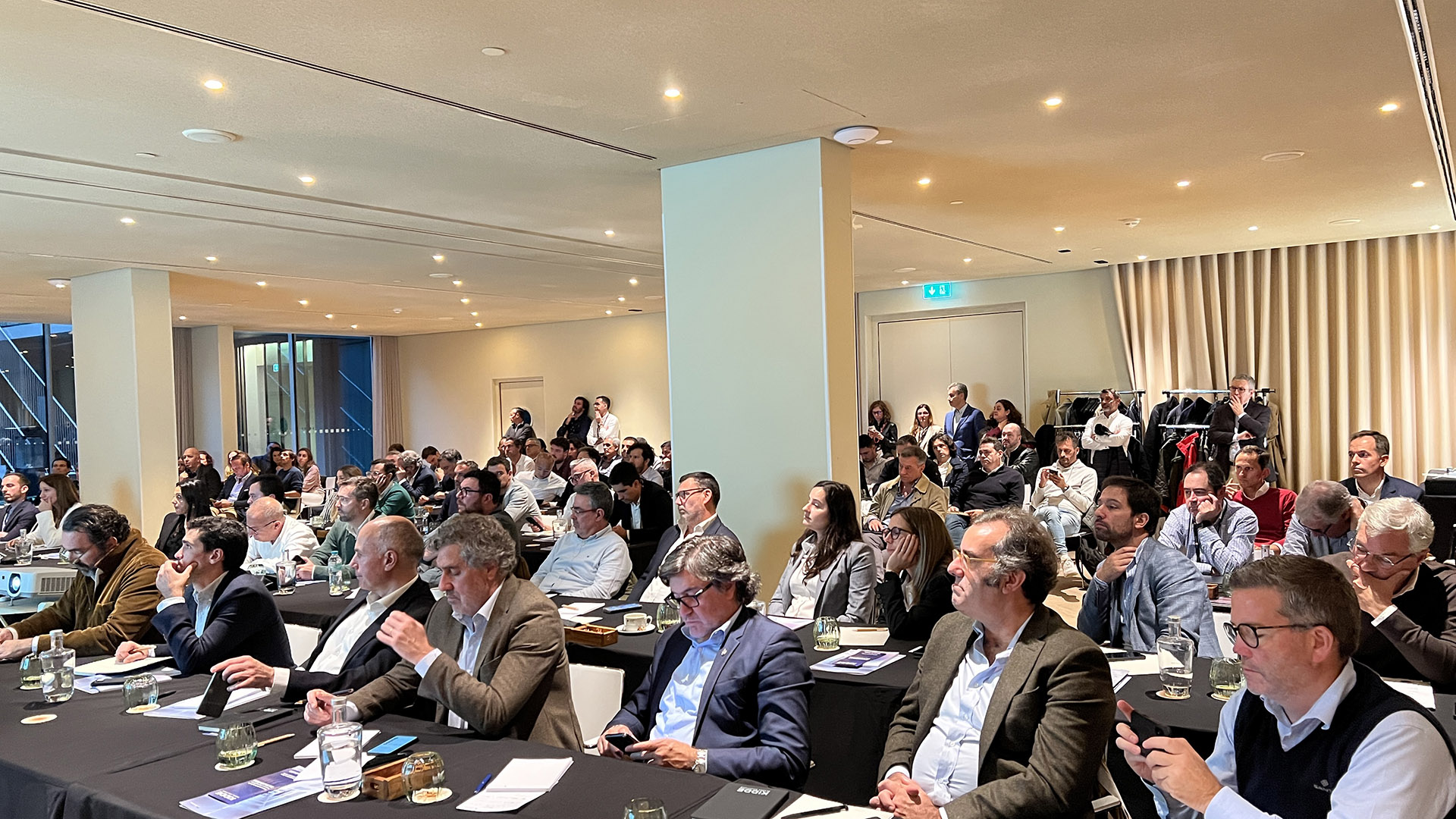 Sala_Construção_Data_Centers_12_Novembro_2025_Grupo_Vía