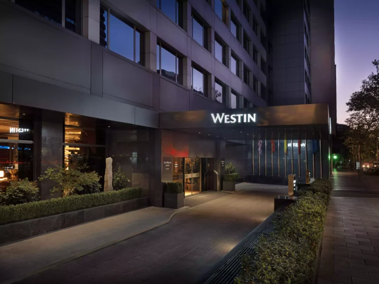 Westin Madrid Cuzco Exterior Entrance at dusk