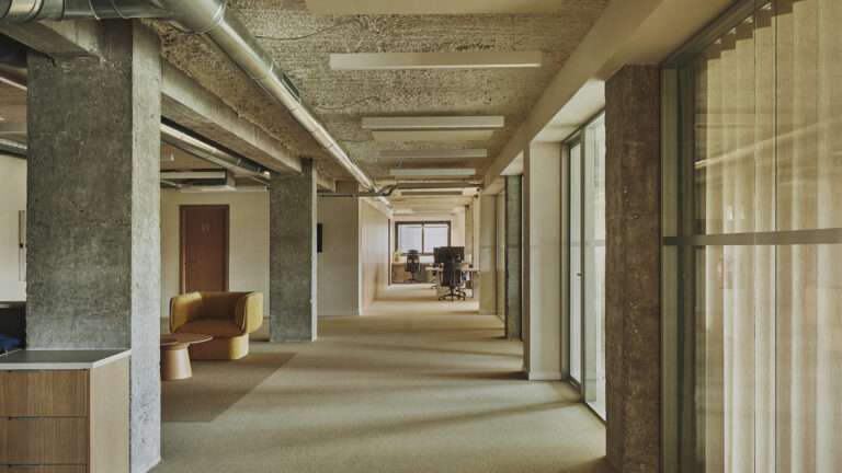 Destudio ProsoliaHeadquarters PasilloRecepcion