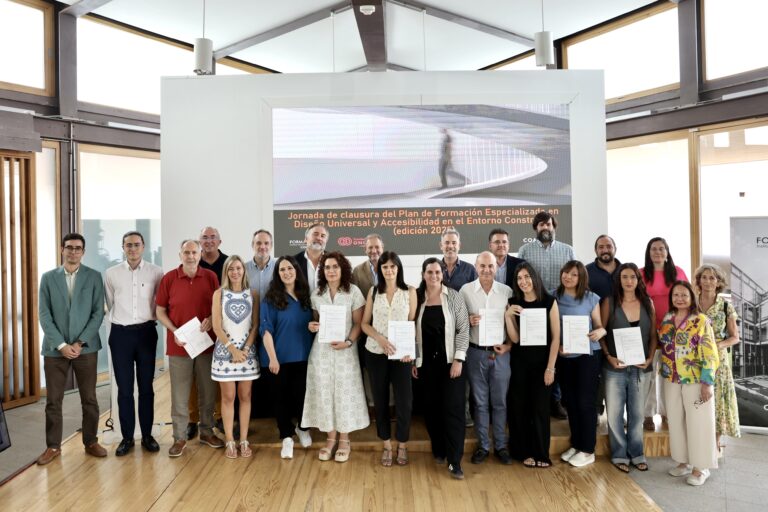 Noticias 11 Foto familia clausura curso