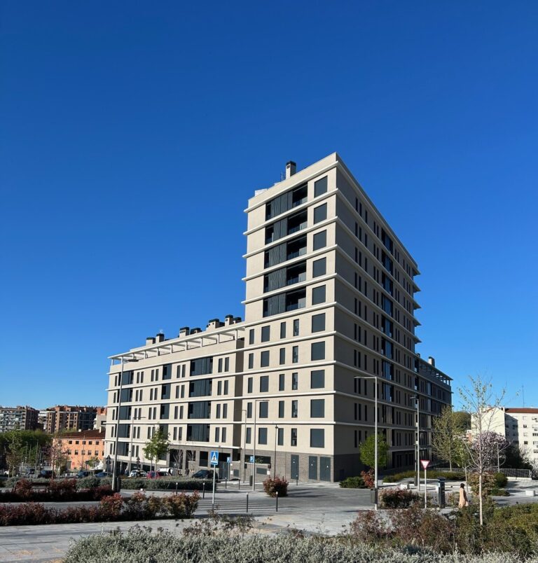 Mahou Calderon 1 rotated e1746434526500