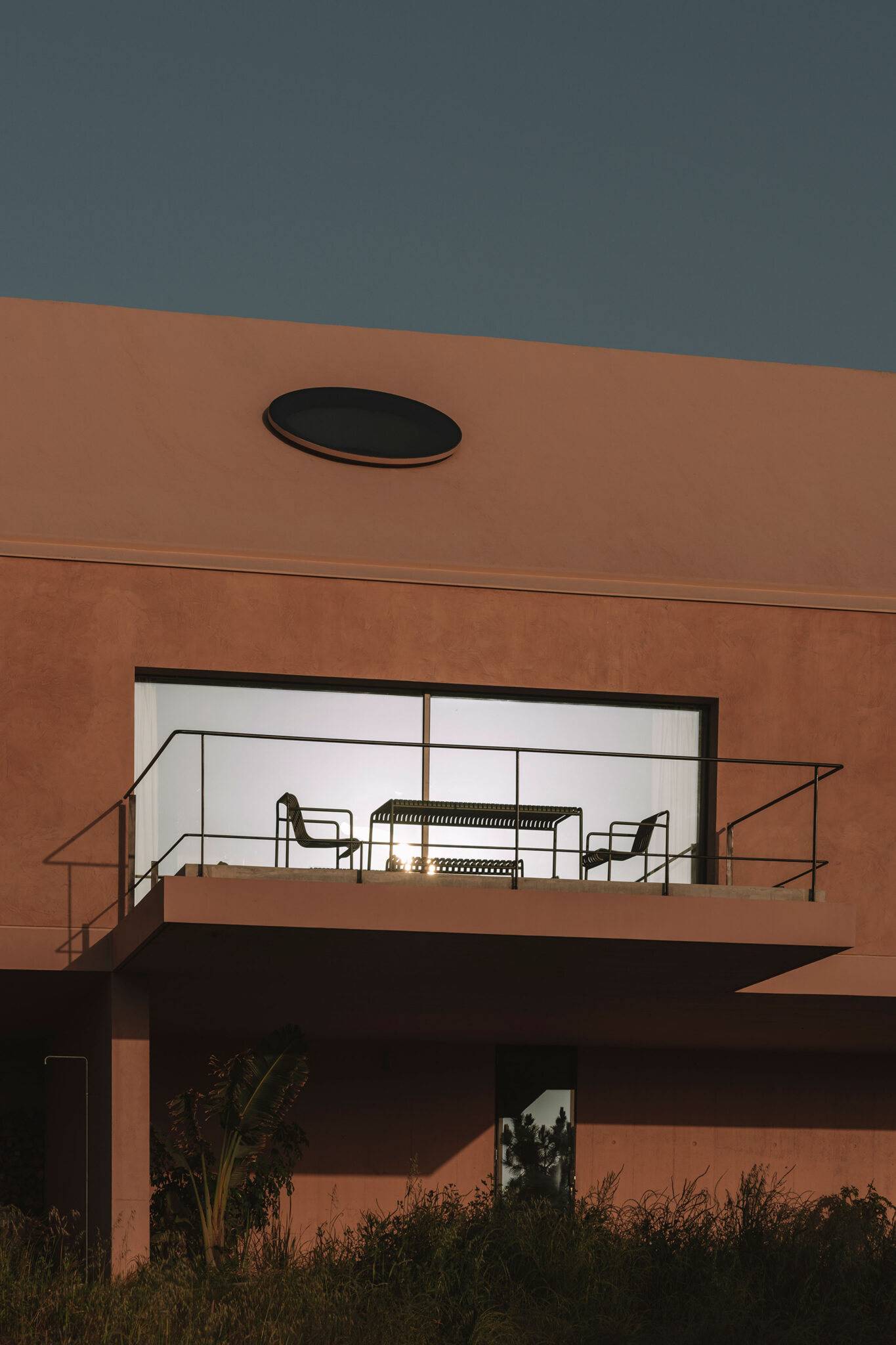 Casa Plaj, de Extrastudio: simplicidad radical junto al Atlántico en Lourinhã