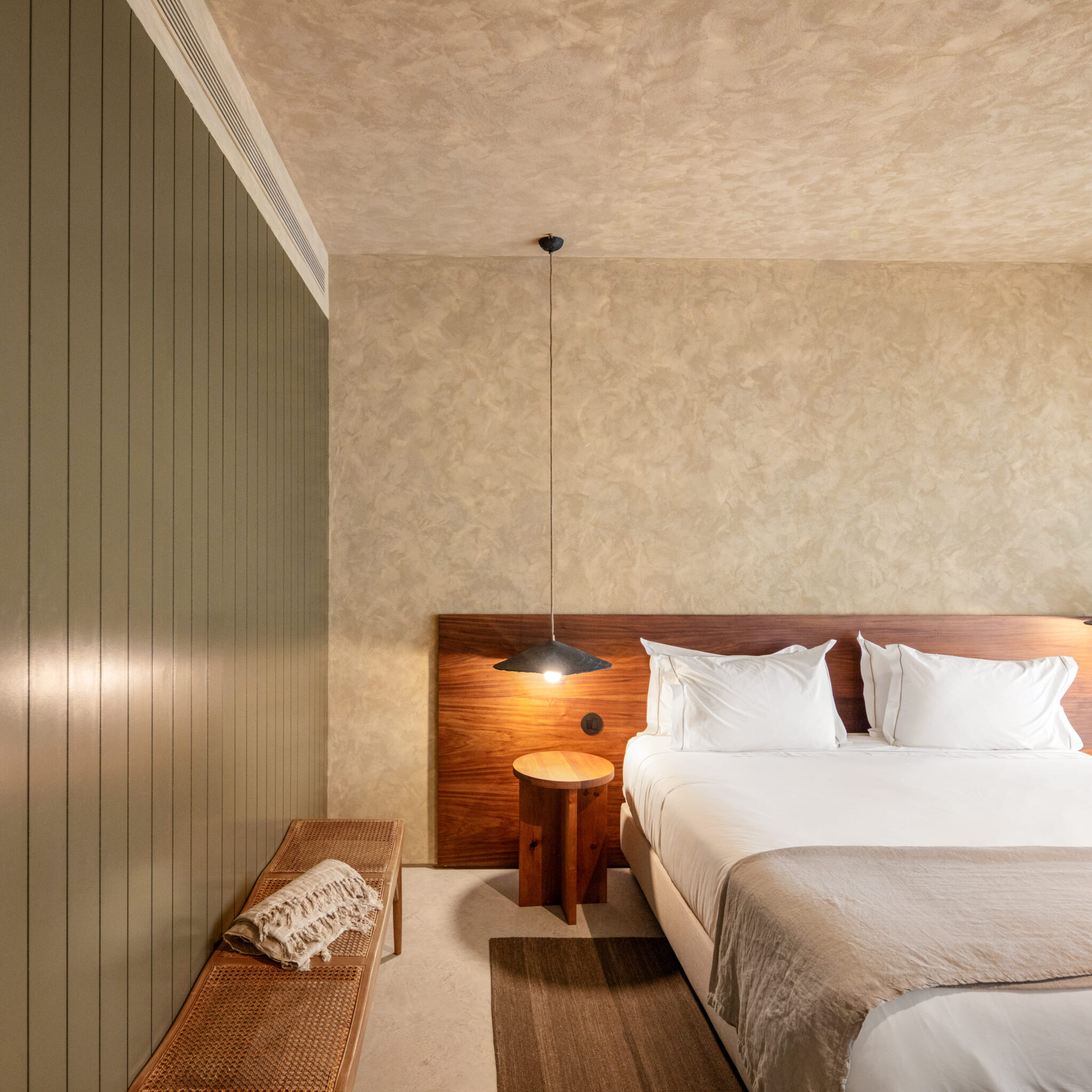 “The Farm”, por PF Arch Studio: Un refugio atemporal inspirado en la esencia de las Azores