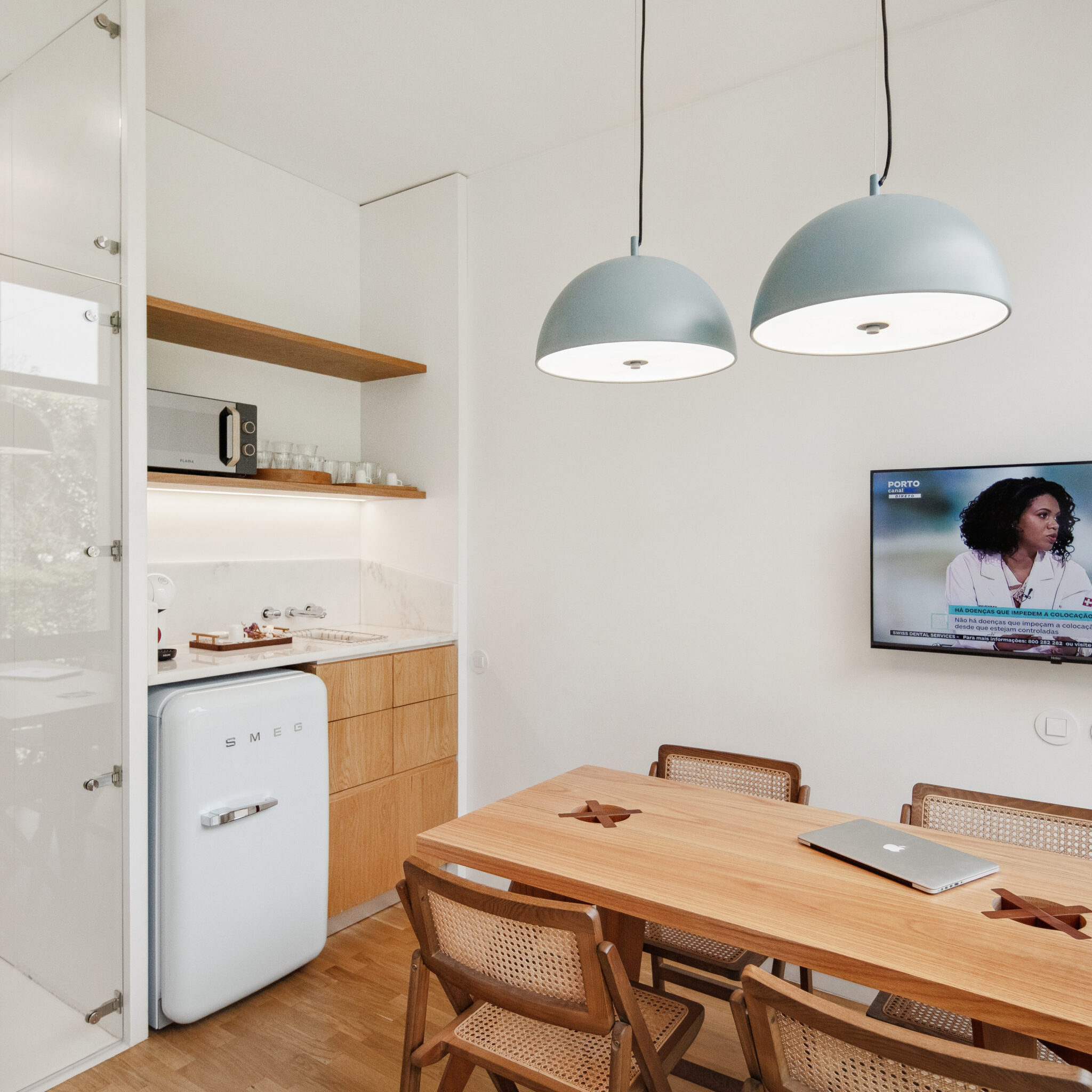 Tiago do Vale Arquitectos transforma la Clínica Nery do Vale en un espacio de calma y humanidad