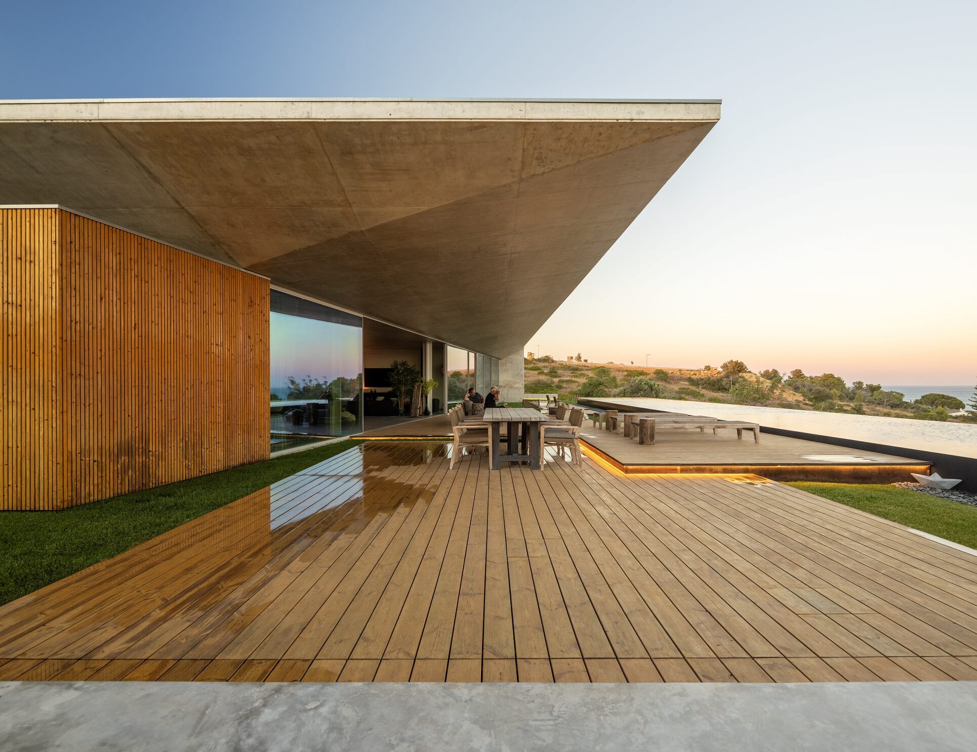 Casa Libre, por Mario Martins Atelier: Uma Casa Definida pela Leveza, Transparência e Conexão com a Paisagem