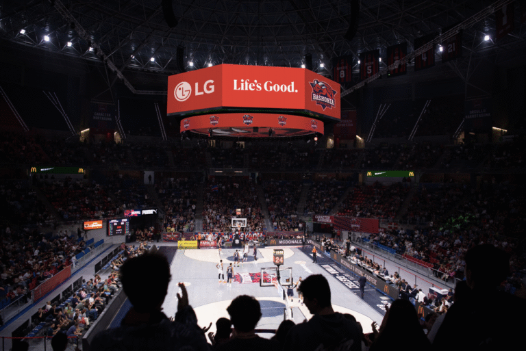 LG Baskonia videomarcador octogonal