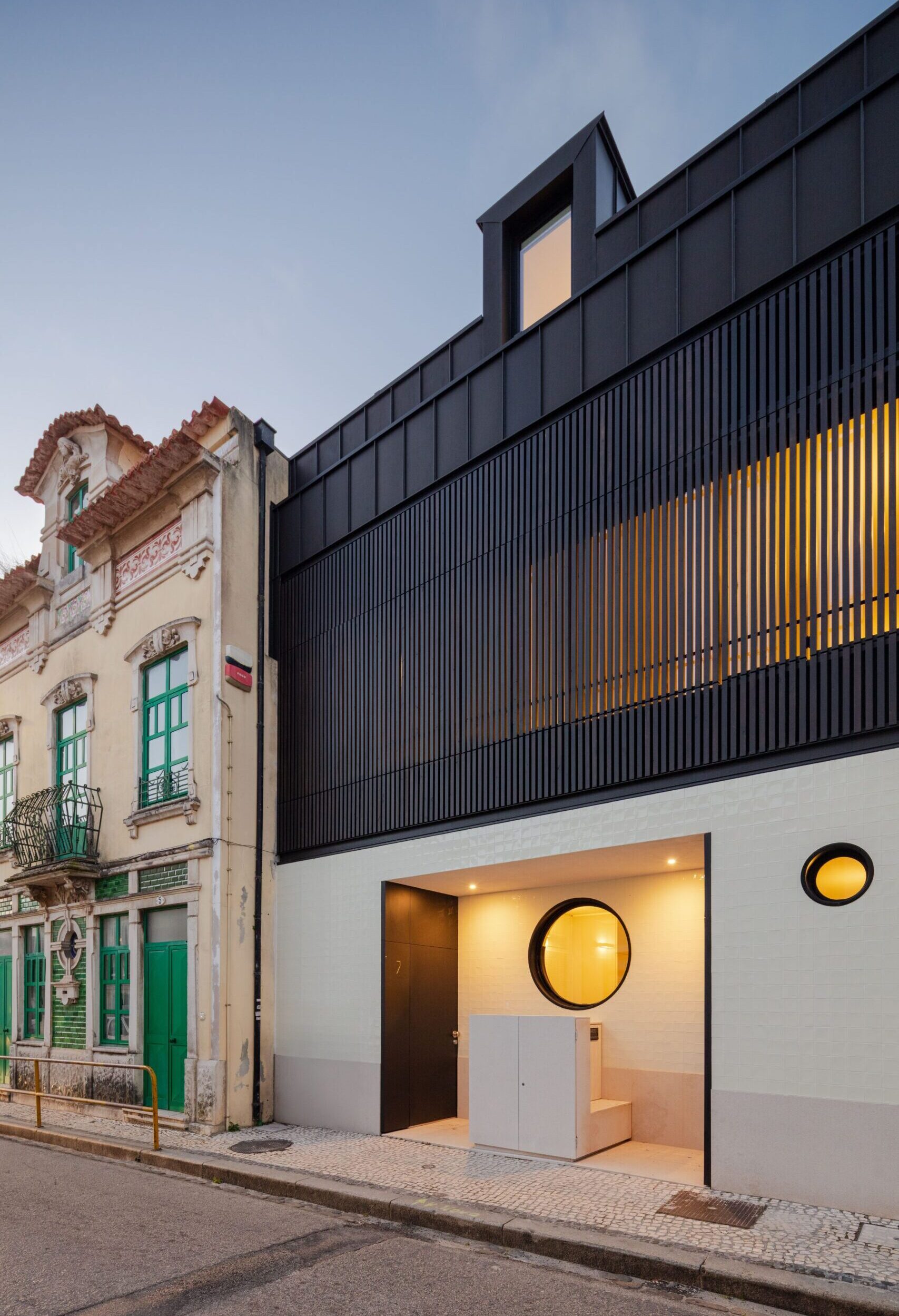 Tiago do Vale Arquitectos diseñan la Casa de Sá en Aveiro