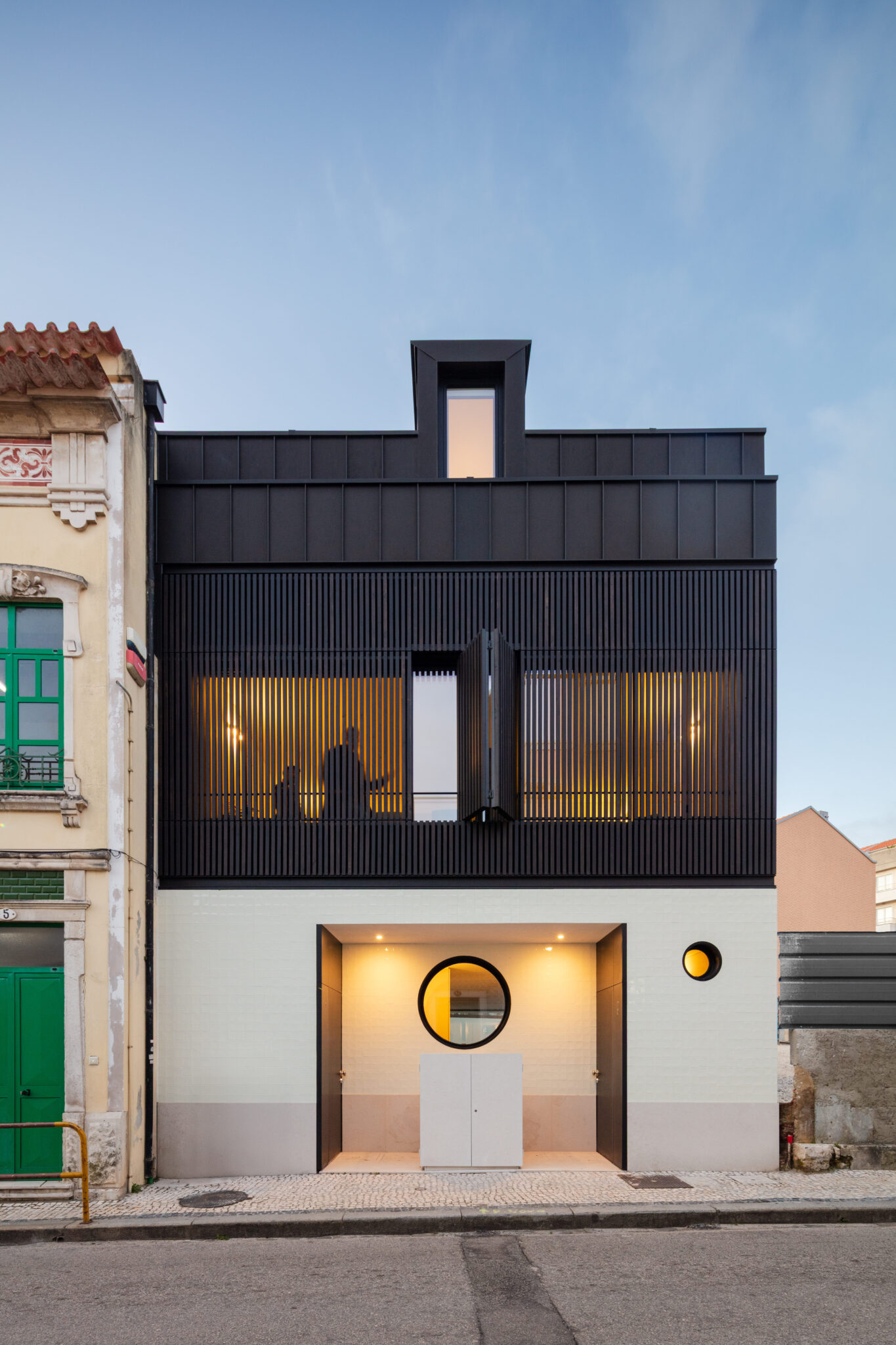 Tiago do Vale Arquitectos diseñan la Casa de Sá en Aveiro