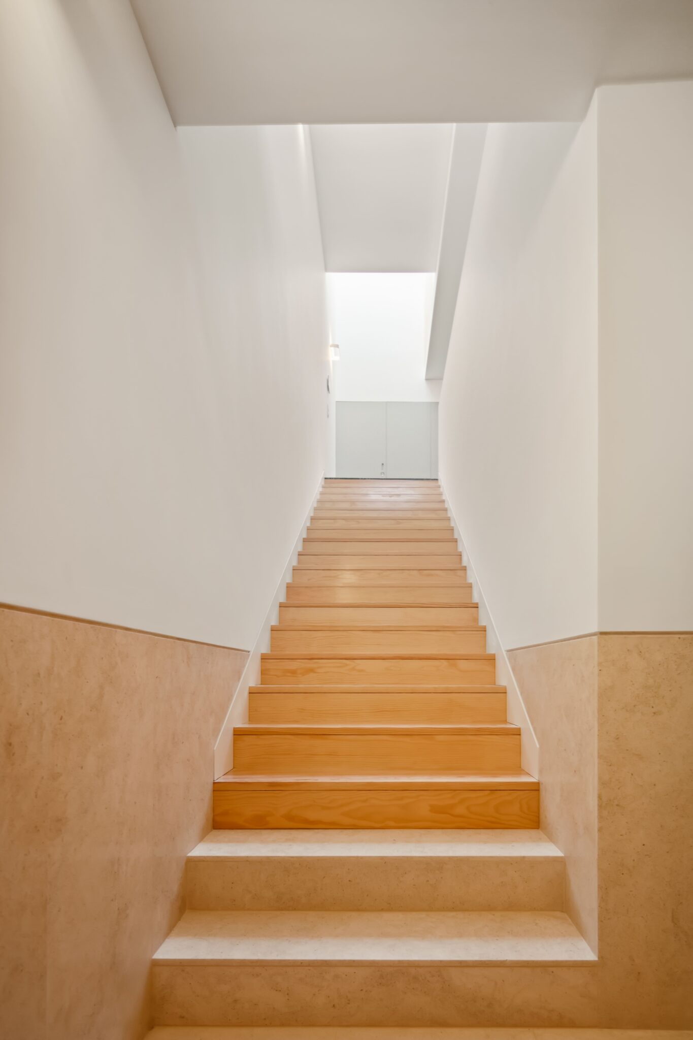 Tiago do Vale Arquitectos diseñan la Casa de Sá en Aveiro