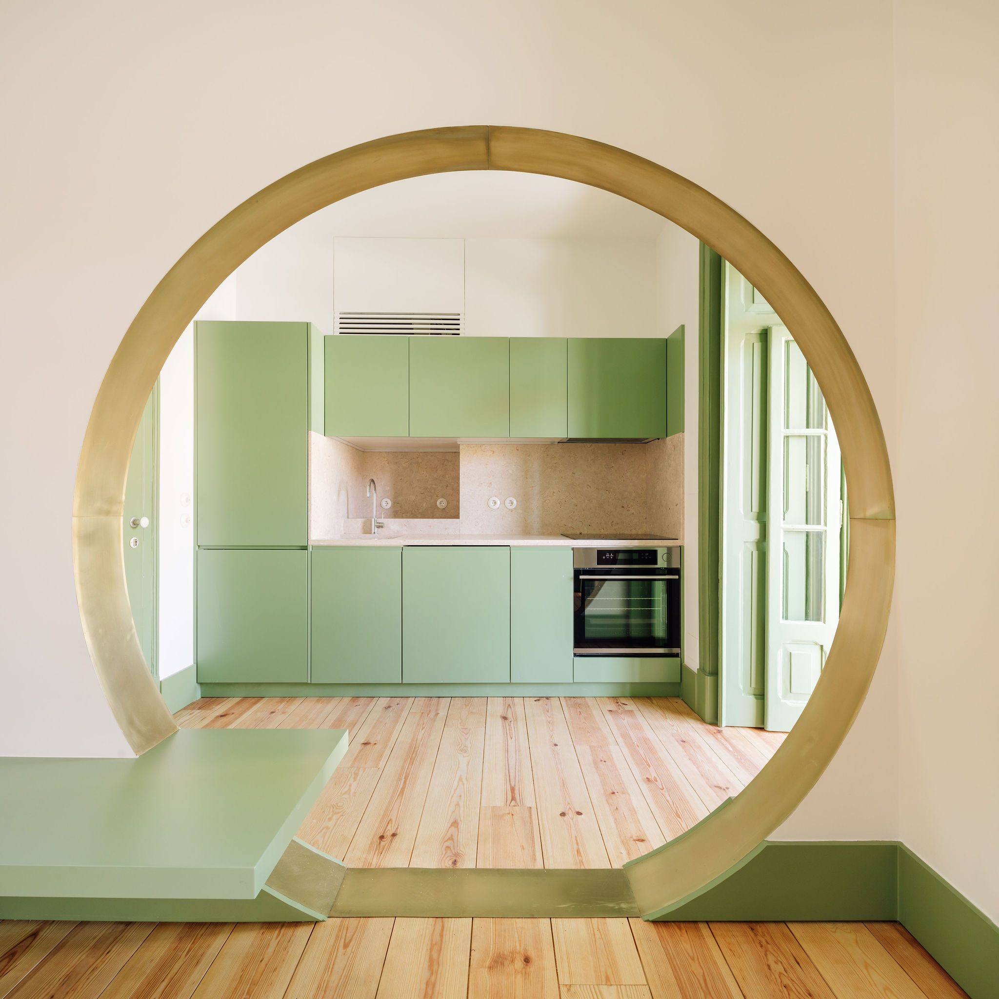 Manuel Tojal Architects renova dois apartamentos históricos em Picoas, Lisboa