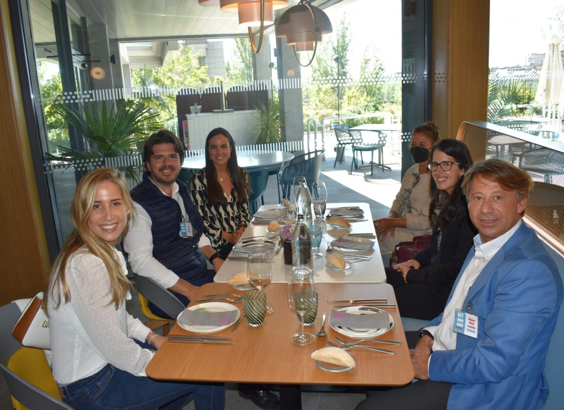 041 Lunch Networking (6)
